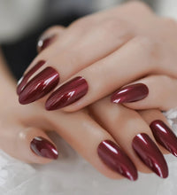 Maroon Nailz