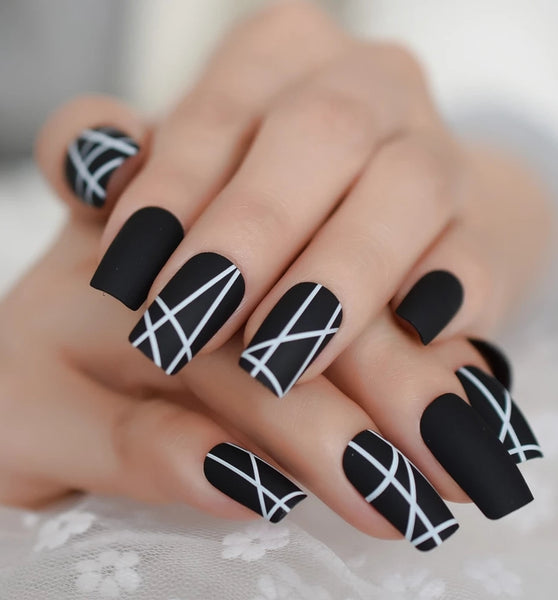 Black & White Nailz