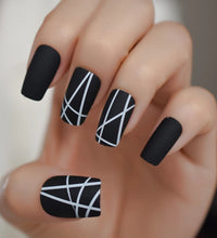 Black & White Nailz